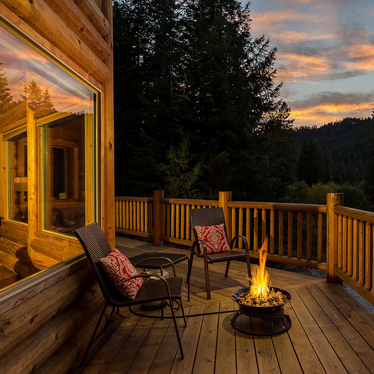 NW Comfy Cabins Vacation Rentals