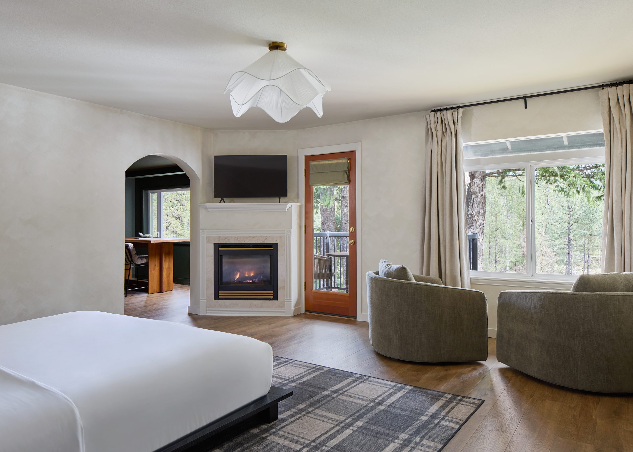 All Seasons River Inn